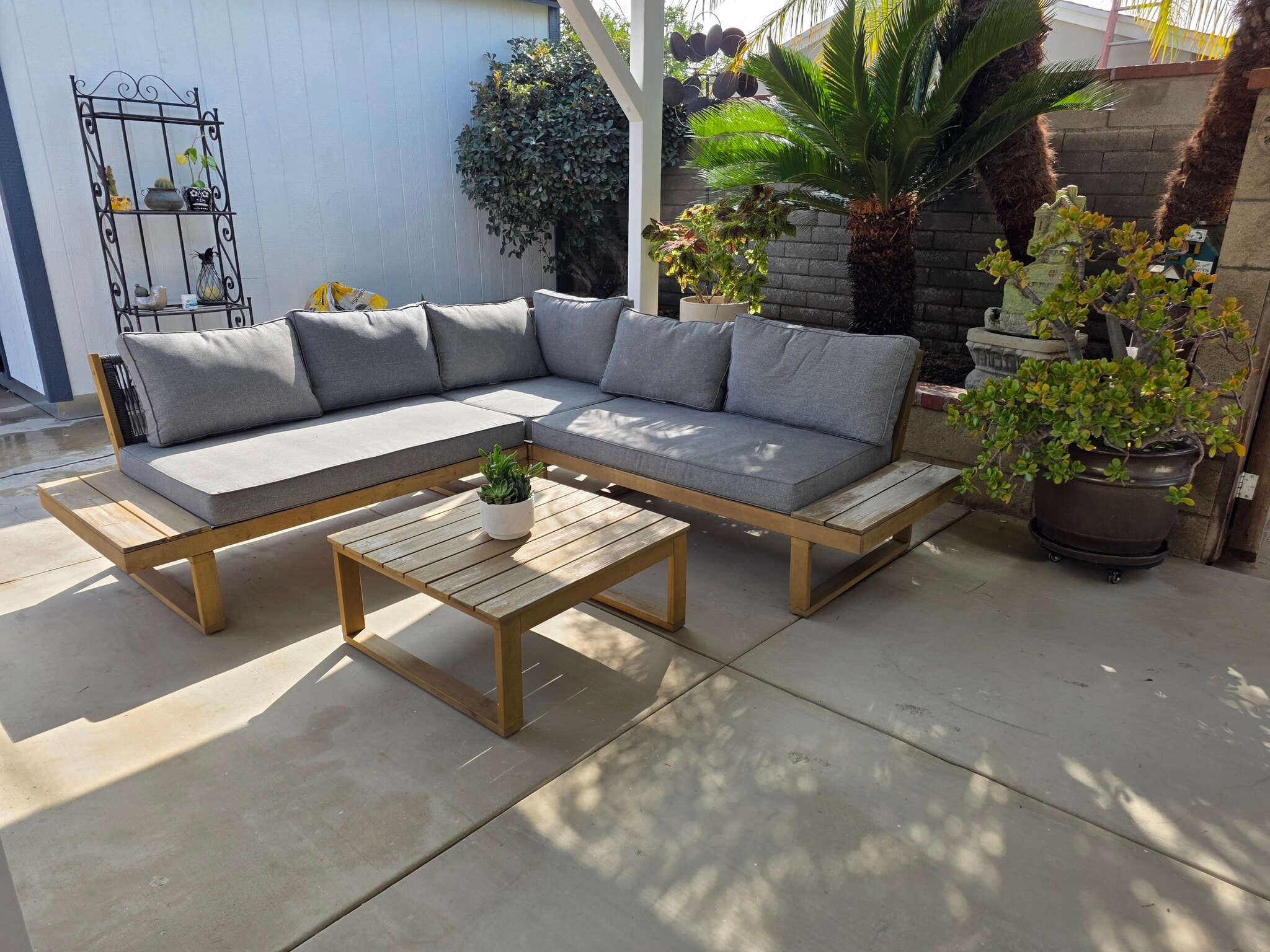 Building Photo - 14338 Flomar Dr