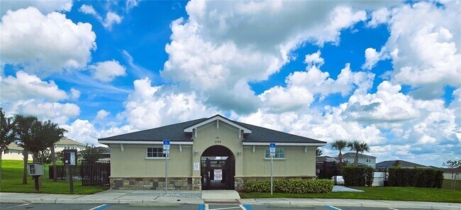 Building Photo - 1708 Buckeye Rd