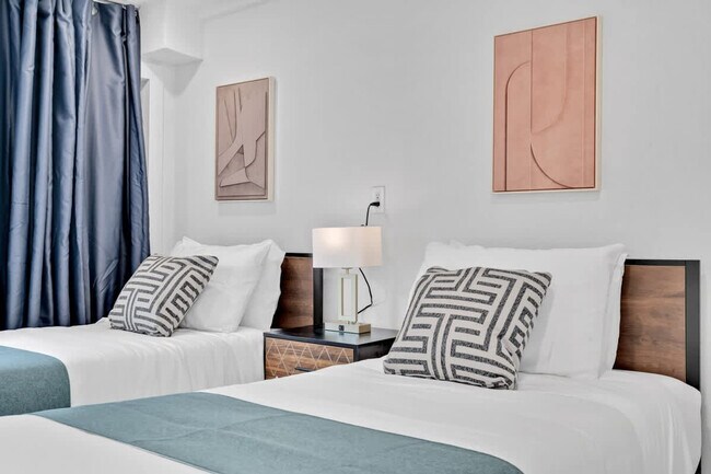 Building Photo - 1712 NE 18th Ave