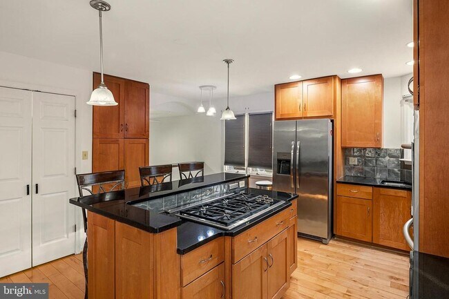 Building Photo - 770 Trenton Ave