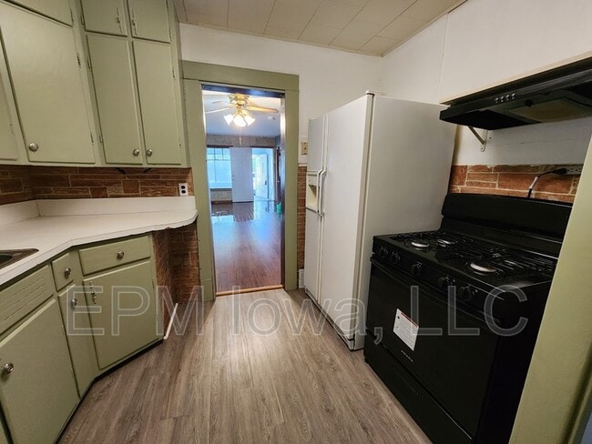 Building Photo - 1126 Columbia St