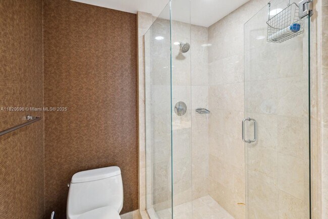 Building Photo - 1331 Brickell Bay Dr