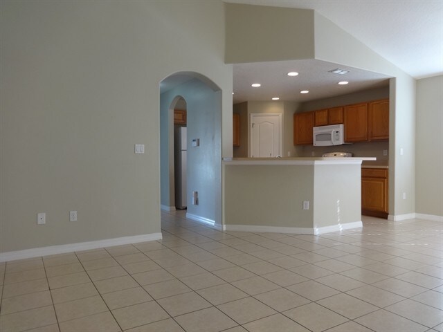 Building Photo - 136 Sura Blvd