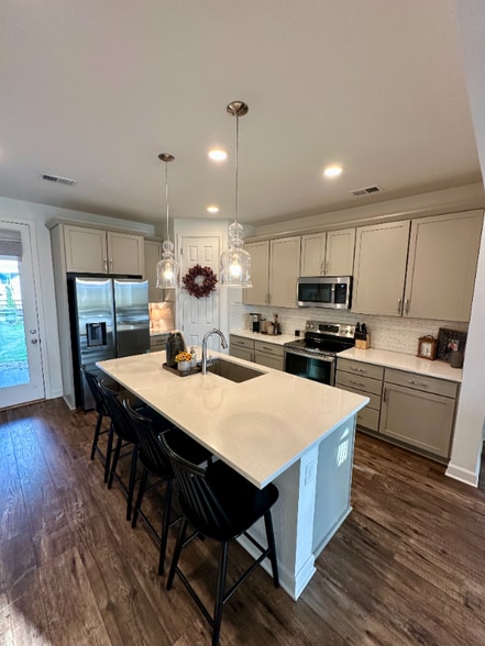 Building Photo - 9810 Reunion Pkwy