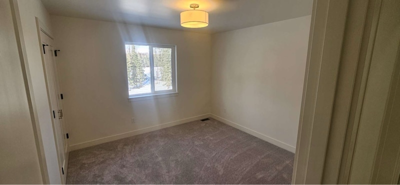 Building Photo - 5013 W Sassy Ave