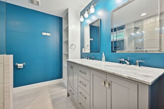 Building Photo - Charming 3BD/2BA Bungalow in Druid Hills!