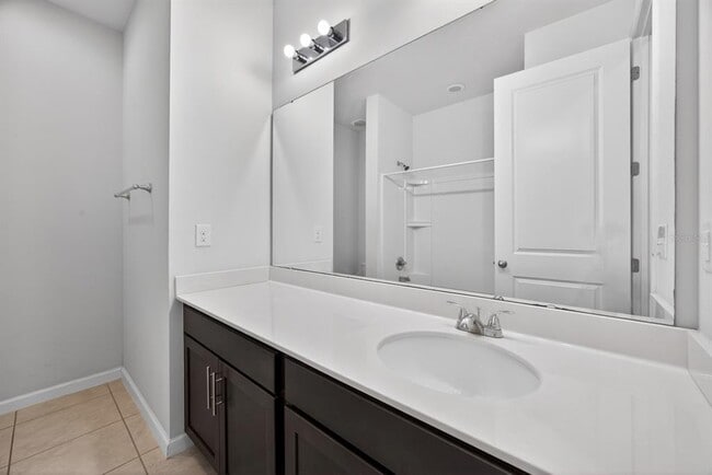 Building Photo - 689 Meadow Pointe Dr