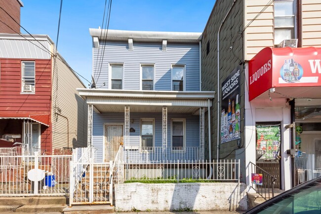 Primary Photo - 360 West Side Ave
