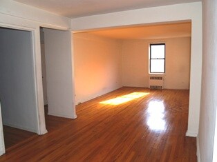Building Photo - 3680 Corlear Ave