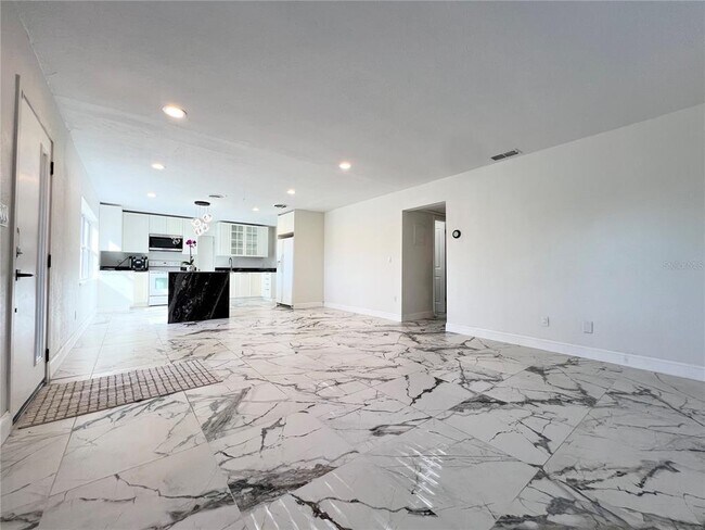 Building Photo - 1055 Cherokee Ave