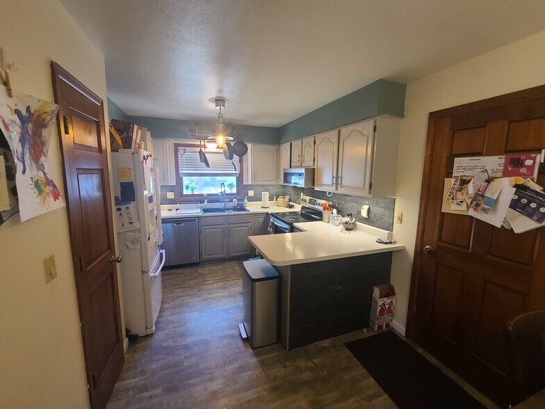 Building Photo - 1451 McArthur Ave