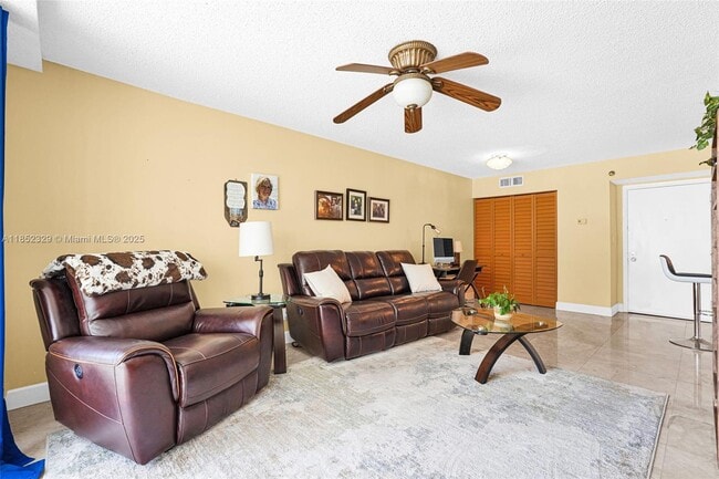 Building Photo - 770 Claughton Island Dr