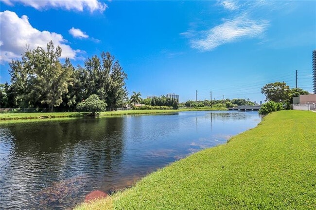 Building Photo - 16465 NE 22nd Ave