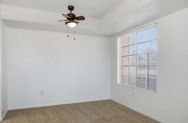 Building Photo - 1908 Mountain Hills Ct