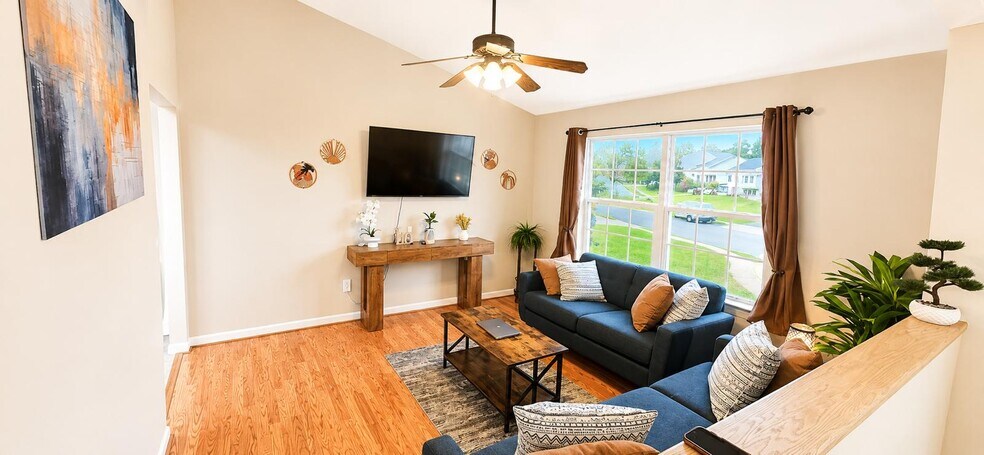Shared Living room - 9 Heritage Ln