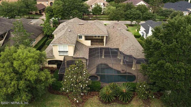 Building Photo - 2456 Den St