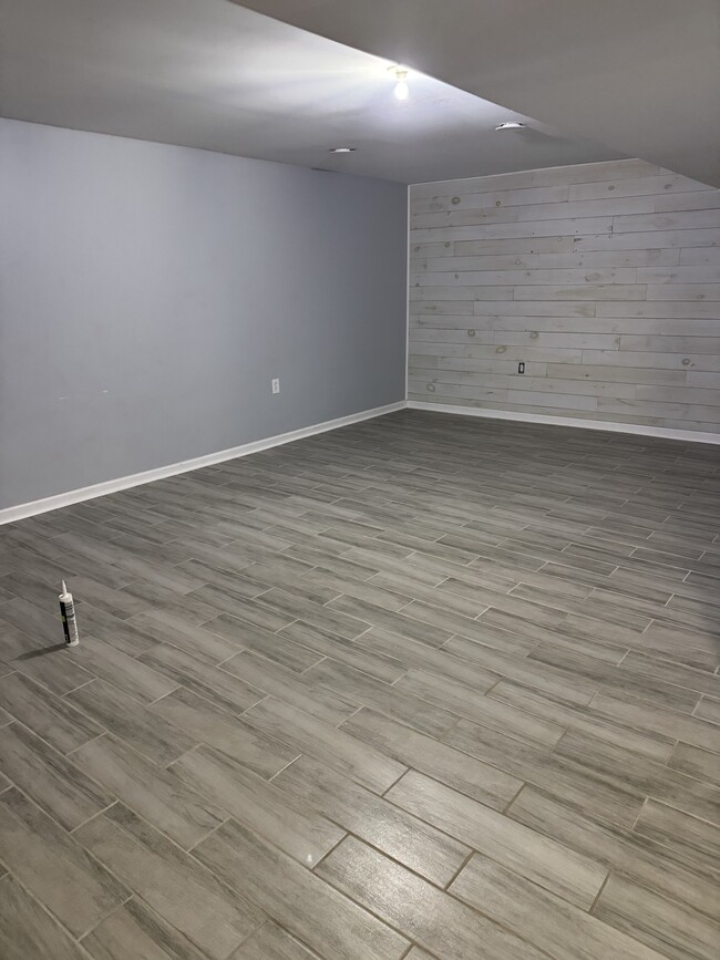 Finished basement - 5800 Katara Dr