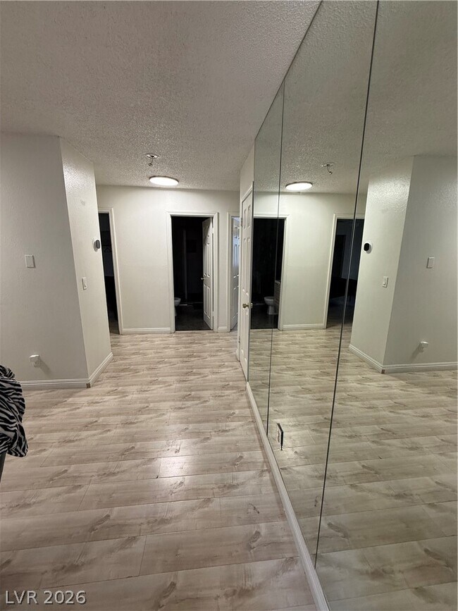 Building Photo - 5576 W Rochelle Ave.