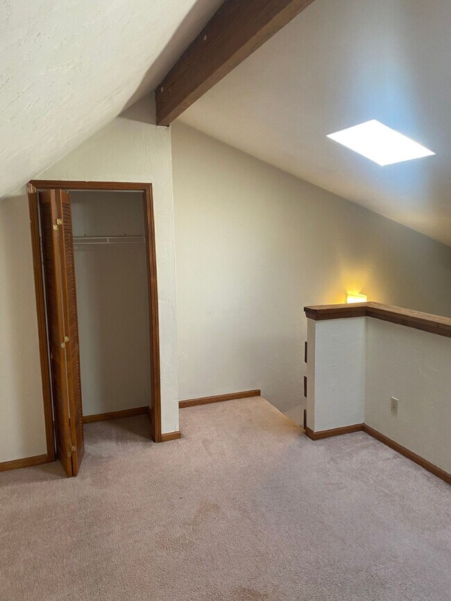 Building Photo - 1/1 With A loft! Perfect One Bedroom at A Great Price!