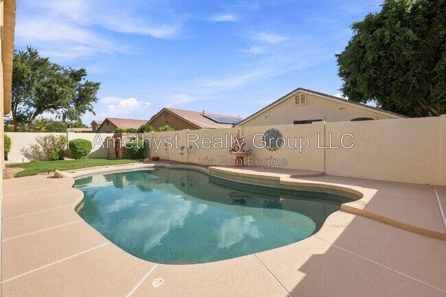 Building Photo - 7027 W Potter Dr