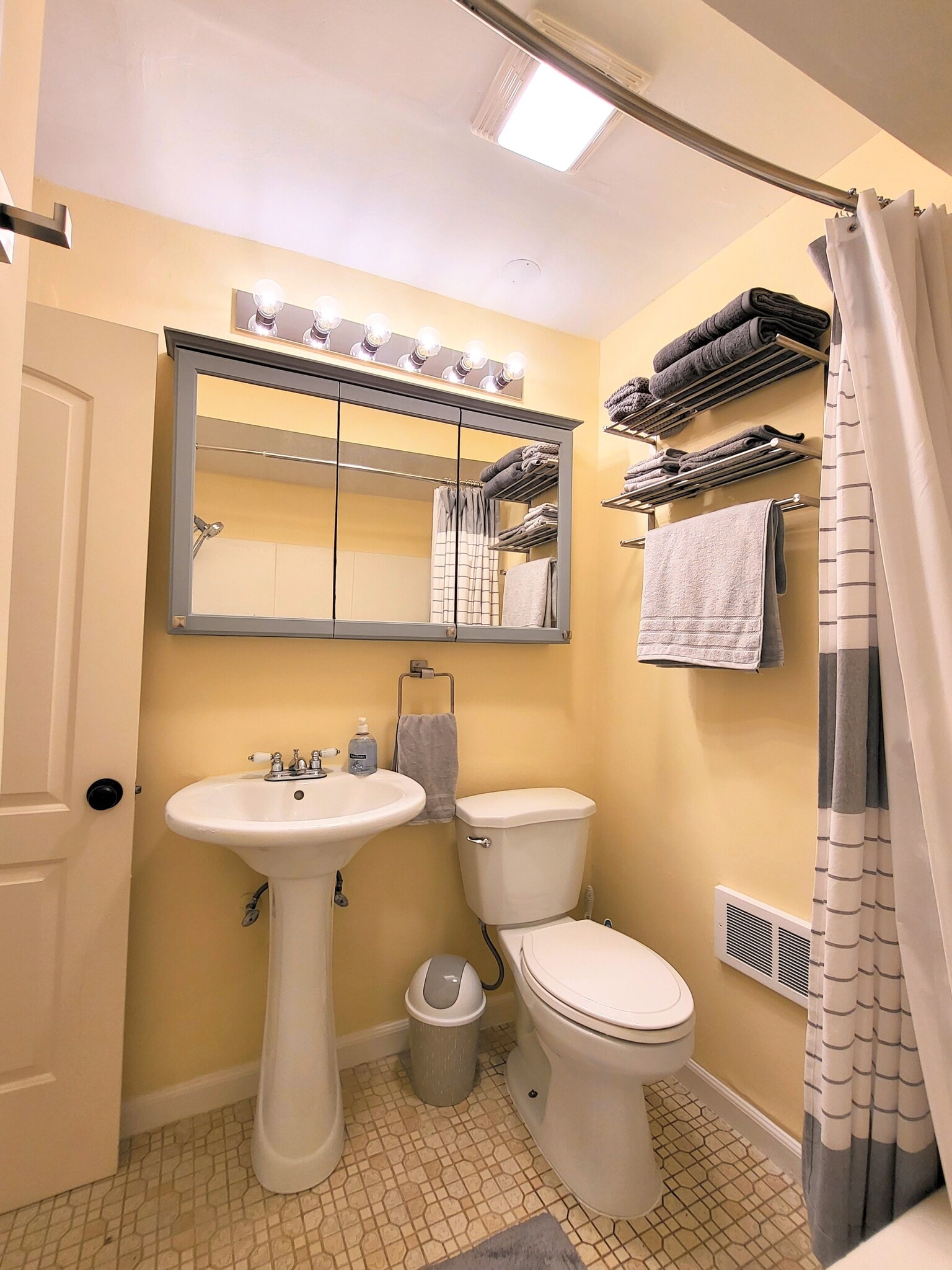 Bathroom - 101 Ostrom Ave