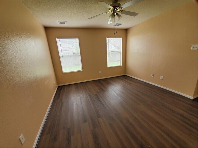 Building Photo - 7310 Fliser