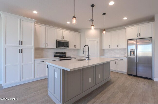 Building Photo - 5546 W Stargazer Pl