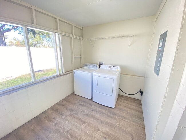 Building Photo - 241 E Church Ave