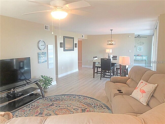 Building Photo - 400 Island Way