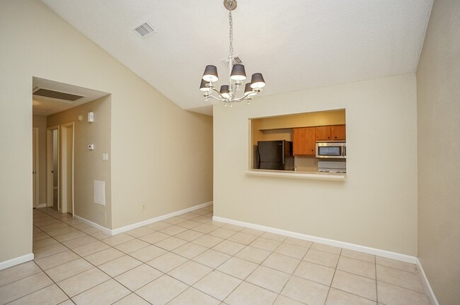 Building Photo - 20143 Beechview Ln
