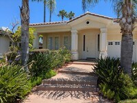 Building Photo - Scripps-Poway Crown Collection