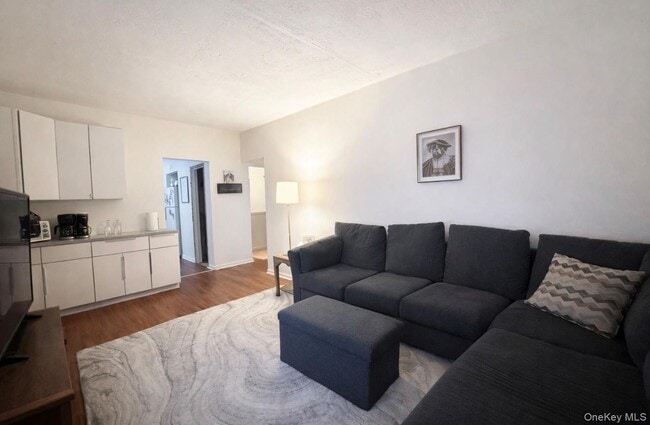 Building Photo - 8 Vermont St