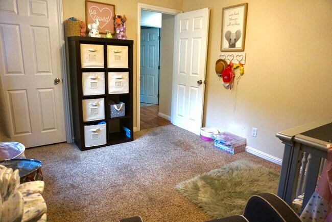 Building Photo - Quaint Four Bed/ Two Bath in Oceanside