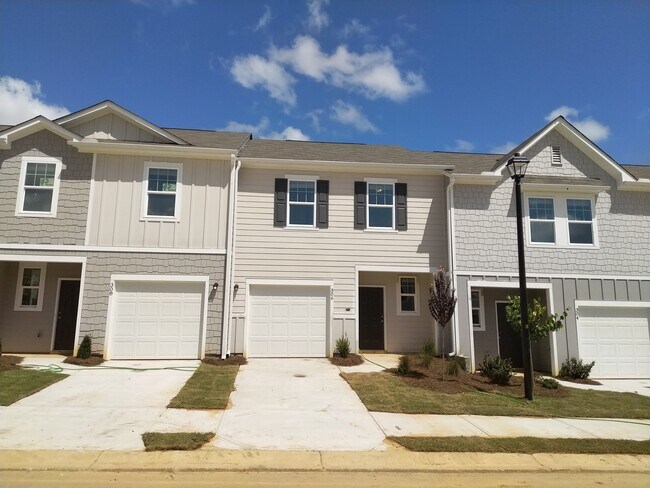 Primary Photo - 306 Penn Sta Wy