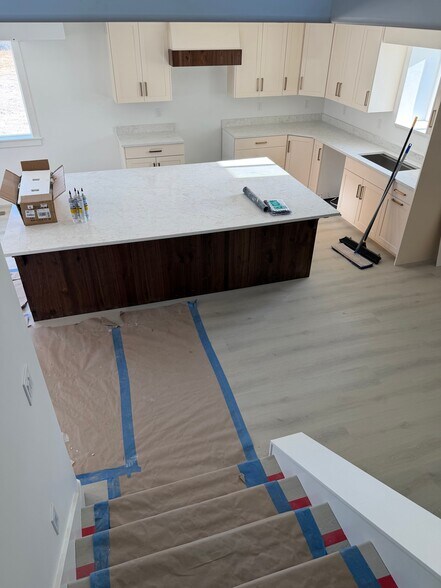 Building Photo - 266 S 1400 W