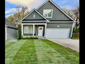 Building Photo - 109 Farris Ave