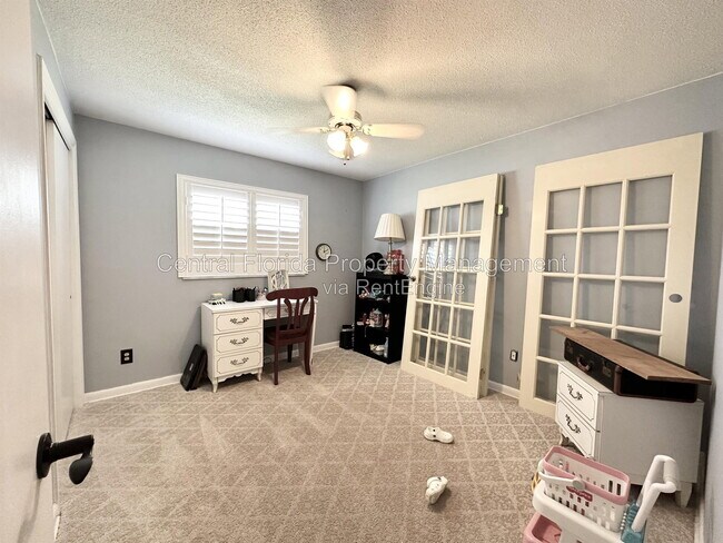 Building Photo - 3137 Thistlehill Dr