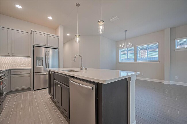 Building Photo - 231 Amaranth Wy