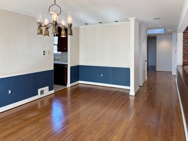 Building Photo - Charming and Unique 3 Bedroom - Powhatan/Midlothian Area