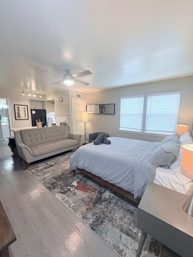 Building Photo - 6705 Great Northern Blvd