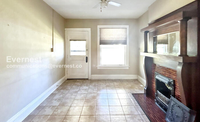 Building Photo - 453 S Clarkson St