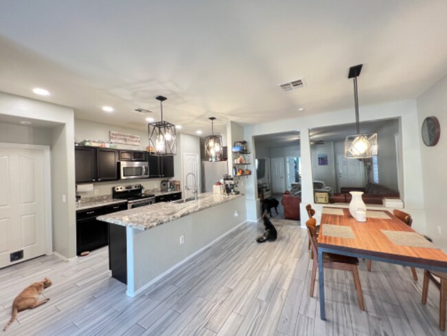 Building Photo - 4567 S Joshua Tree Ln