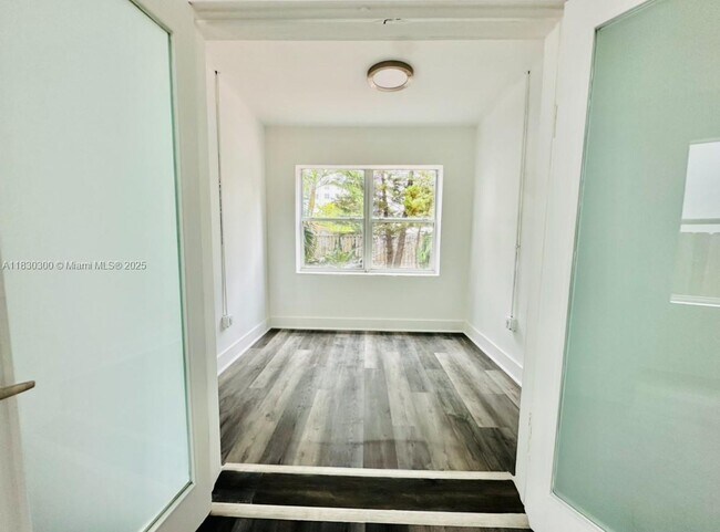 Building Photo - 524 NW 35th St