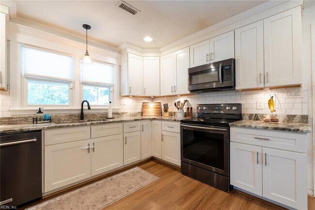 Building Photo - 820 Plainsman Ct
