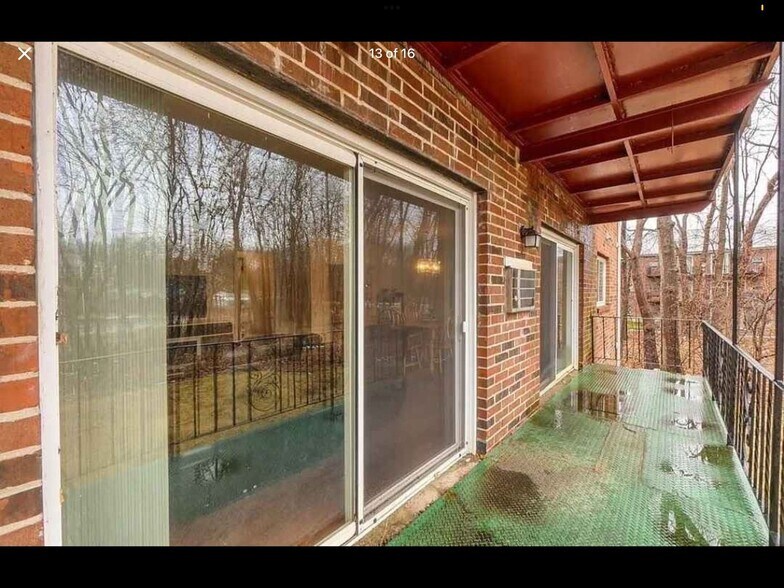 Building Photo - 48 Fernview Ave