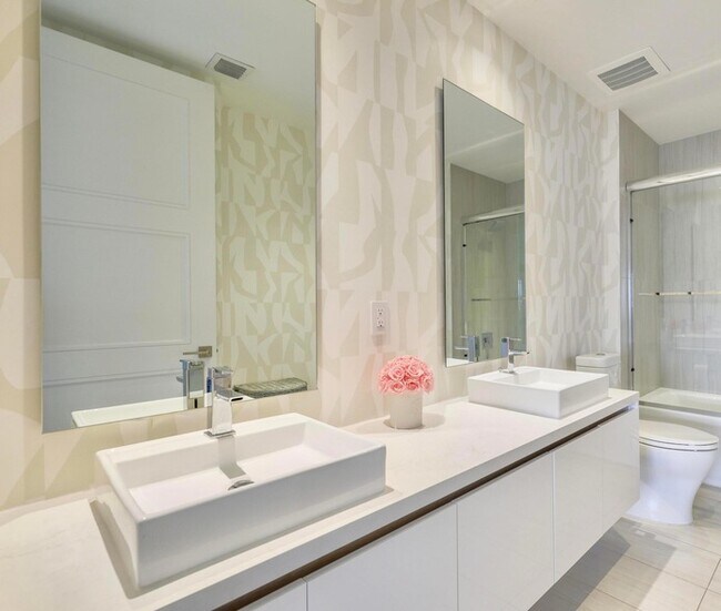 Building Photo - 155 E Boca Raton Rd