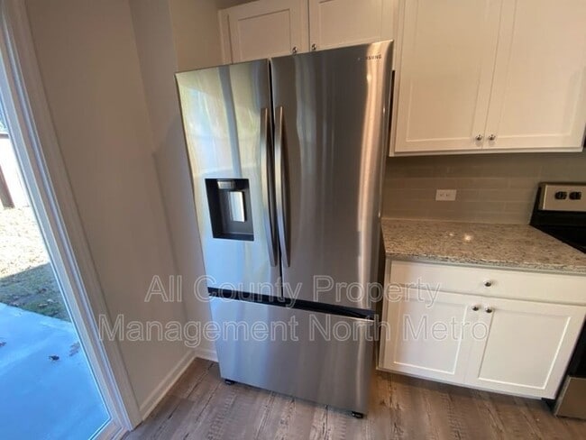 Building Photo - 185 Springwood Ln