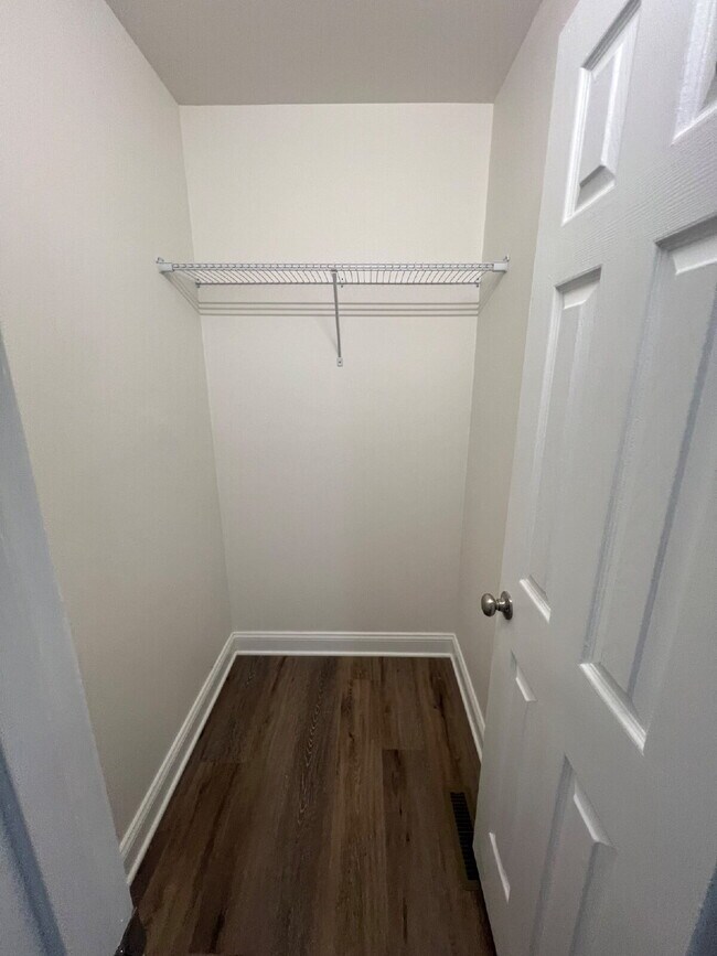 Building Photo - 3409 Dailey Rd