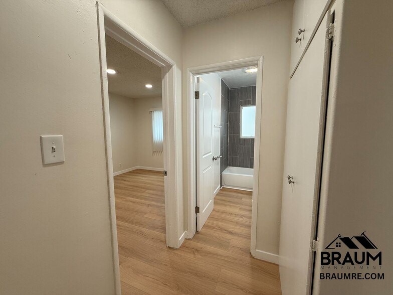Building Photo - 13129 Oxnard St