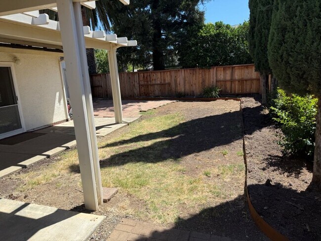 Building Photo - Modern 4 Bedroom One Story *Vacaville